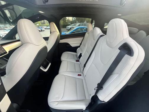 2024 Tesla Model X Long Range