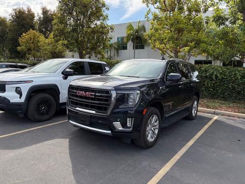 Midnight Blue Metallic 2024 GMC Yukon SLT
