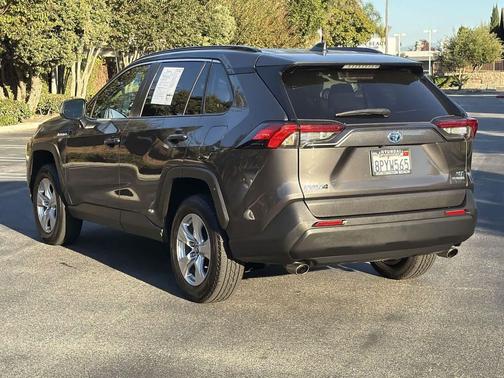 2020 Toyota RAV4 Hybrid XLE