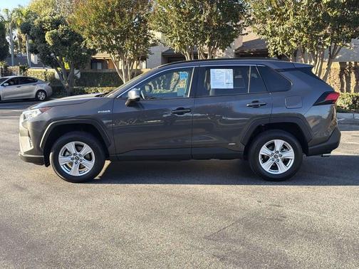 2020 Toyota RAV4 Hybrid XLE