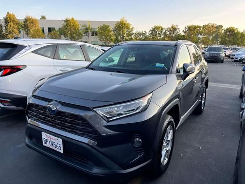2020 Toyota RAV4 Hybrid XLE