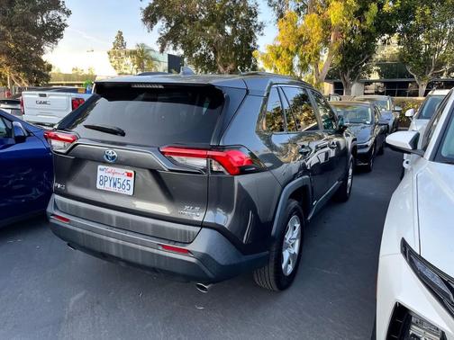 2020 Toyota RAV4 Hybrid XLE