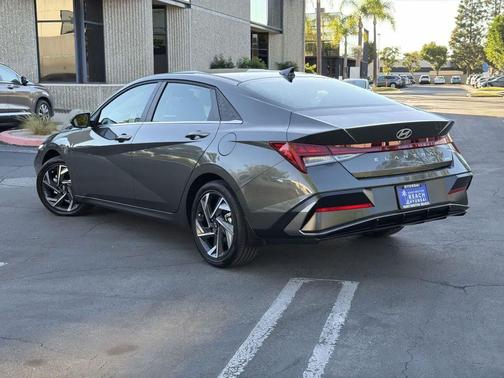 2025 Hyundai ELANTRA HEV Limited