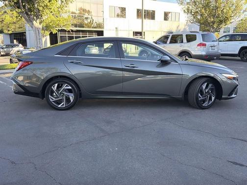 2025 Hyundai ELANTRA HEV Limited