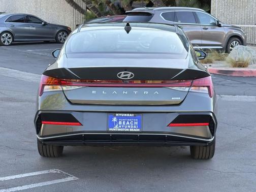 2025 Hyundai ELANTRA HEV Limited