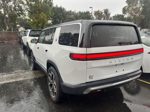 2022 Rivian R1S Launch Edition