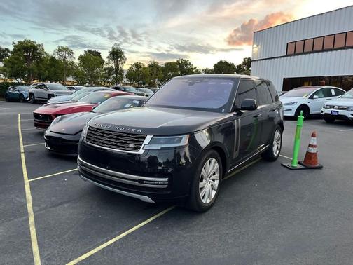 2023 Land Rover Range Rover P400 SE