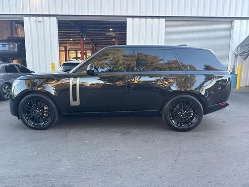 2023 Land Rover Range Rover P400 SE