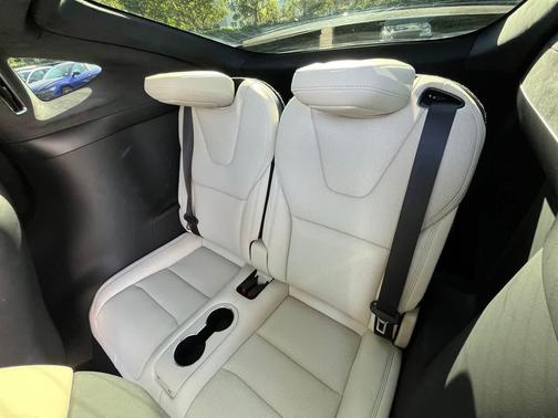 2024 Tesla Model X Long Range