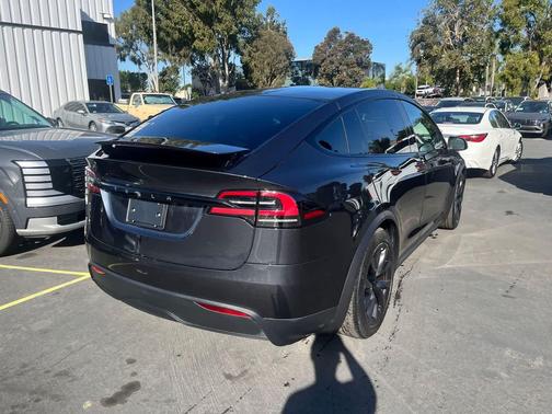 2024 Tesla Model X Long Range