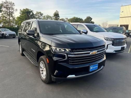 2023 Chevrolet Suburban LT
