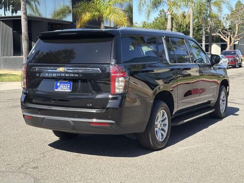 2023 Chevrolet Suburban LT