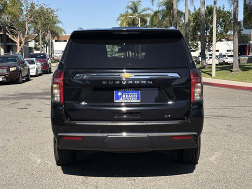 2023 Chevrolet Suburban LT