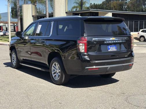 2023 Chevrolet Suburban LT