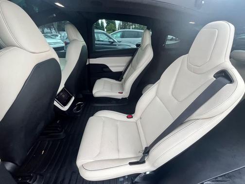 2022 Tesla Model X Plaid Tri Motor All-Wheel Drive