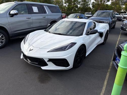 Arctic White 2024 Chevrolet Corvette Stingray w/2LT