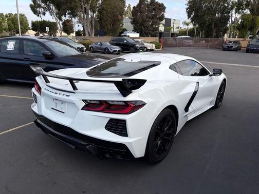 Arctic White 2024 Chevrolet Corvette Stingray w/2LT