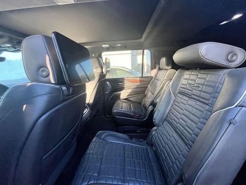 2021 Cadillac Escalade ESV Sport Platinum