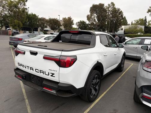 Ice White 2022 Hyundai SANTA CRUZ Limited