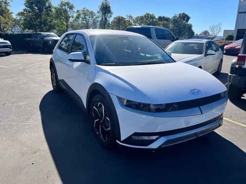 2024 Hyundai IONIQ 5 SEL