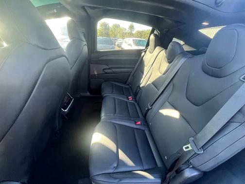 2022 Tesla Model X Dual Motor All-Wheel Drive