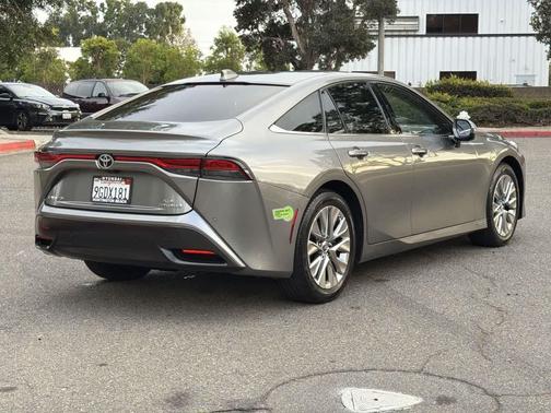 2023 Toyota Mirai Base