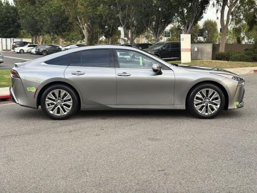 2023 Toyota Mirai Base