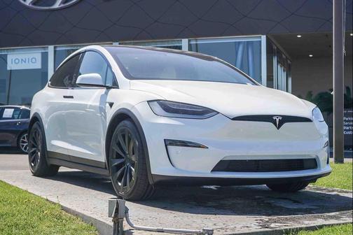 Pearl White Multi-Coat 2022 Tesla Model X Plaid Tri Motor All-Wheel Drive