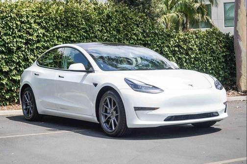 Pearl White Multi-Coat 2022 Tesla Model 3 Long Range