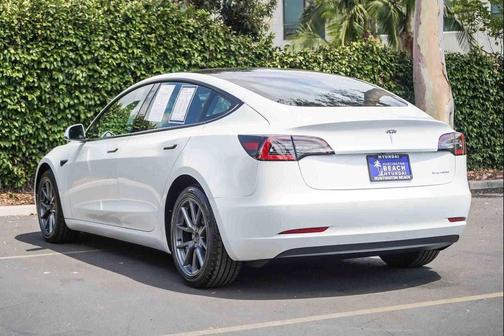 Pearl White Multi-Coat 2022 Tesla Model 3 Long Range