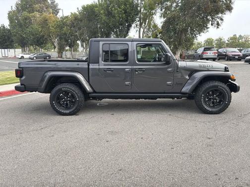 2022 Jeep Gladiator Willys 4x4