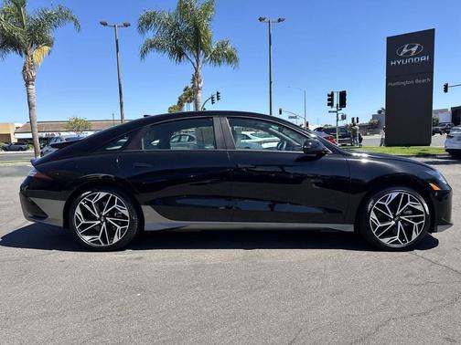 2025 Hyundai IONIQ 6 SEL