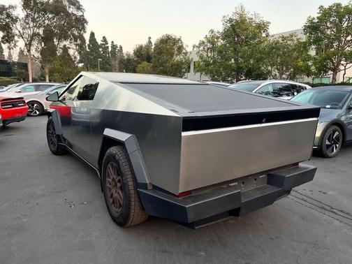 2024 Tesla Cybertruck All-Wheel Drive