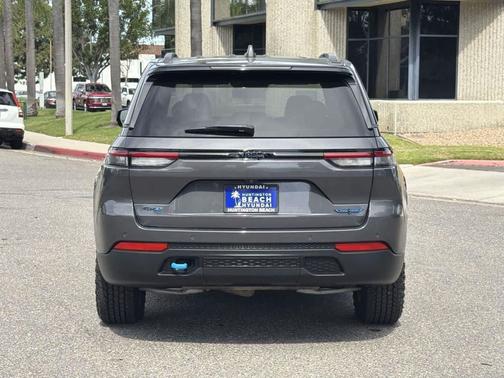 Baltic Gray Metallic Clearcoat 2025 Jeep Grand Cherokee 4xe Trailhawk