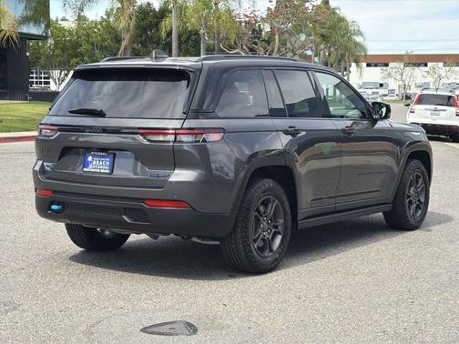 Baltic Gray Metallic Clearcoat 2025 Jeep Grand Cherokee 4xe Trailhawk