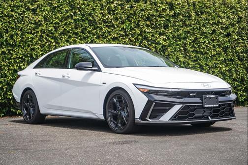 Atlas White 2026 Hyundai ELANTRA SE