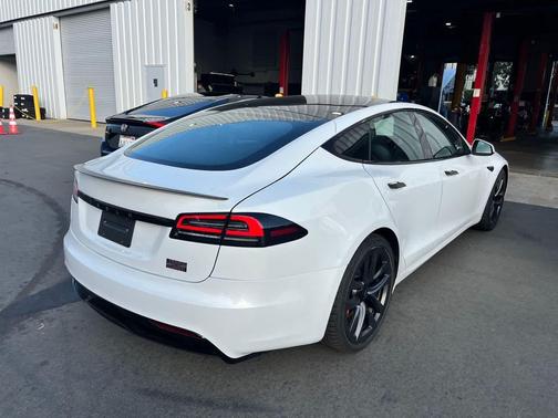 2023 Tesla Model S Plaid