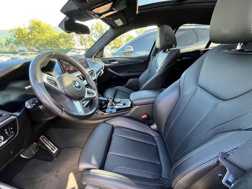 2022 BMW X4 xDrive30i