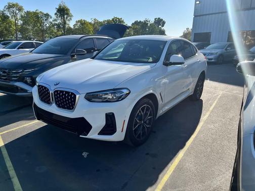 2022 BMW X4 xDrive30i