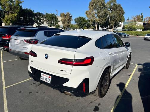 2022 BMW X4 xDrive30i