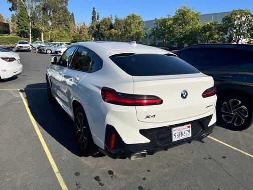 2022 BMW X4 xDrive30i