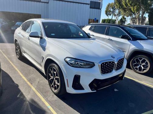 2022 BMW X4 xDrive30i