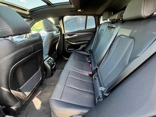 2022 BMW X4 xDrive30i