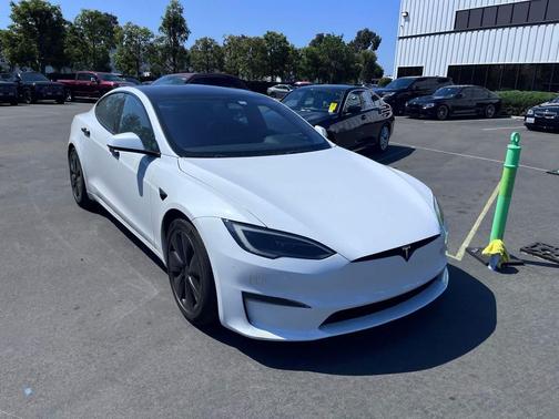 Pearl White Multi-Coat 2023 Tesla Model S AWD