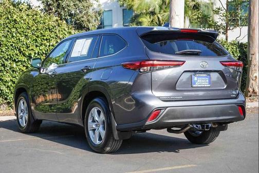 Magnetic Gray Metallic 2020 Toyota Highlander L