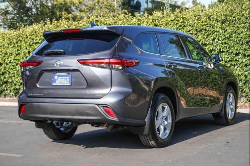 Magnetic Gray Metallic 2020 Toyota Highlander L