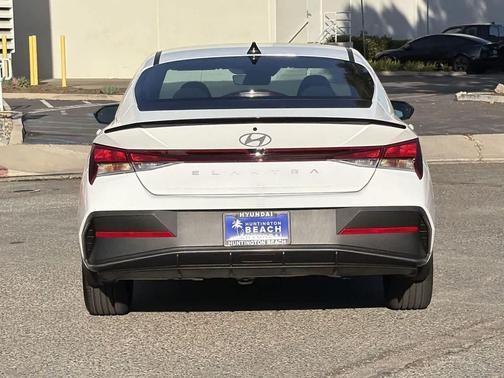 2025 Hyundai ELANTRA Sport