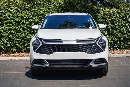 Snow White Pearl 2023 Kia Sportage Hybrid LX