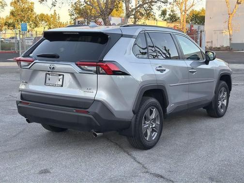 2024 Toyota RAV4 Hybrid LE