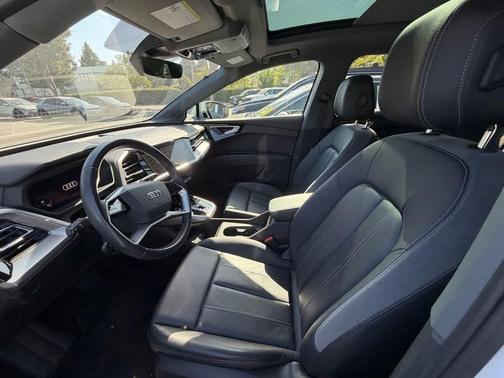 Glacier White Metallic 2023 Audi Q4 e-tron Premium Plus 40 RWD
